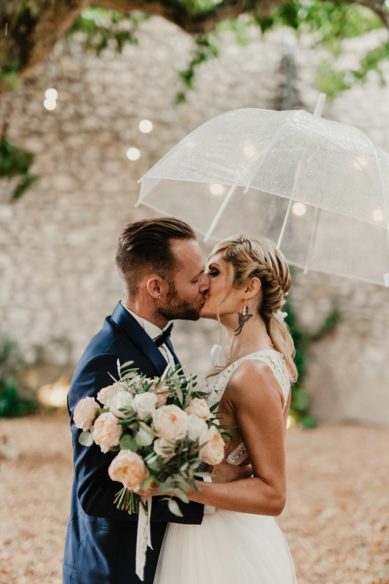 Mariage sous la pluie en Provence