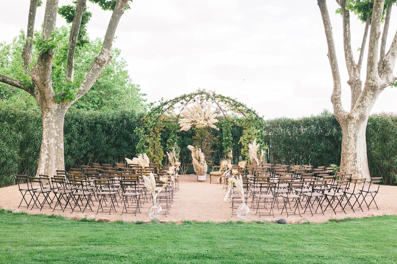 jardin de domaine en Provence, lieu de réception pour cérémonie