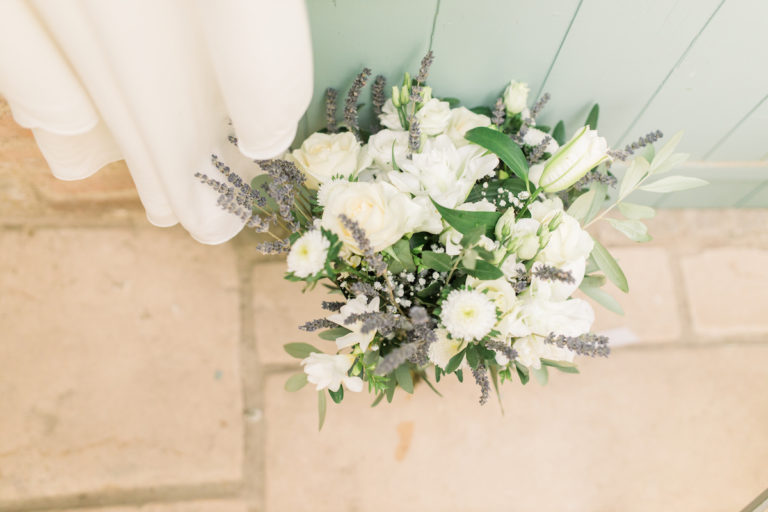 Le bouquet de la mariée, fleurs blanches et lavande