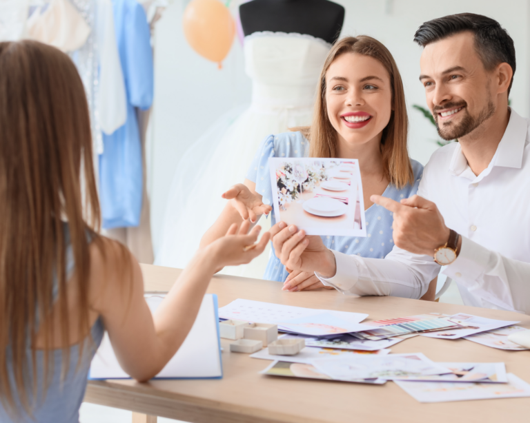 Un couple de jeunes mariés qui fait appel à un Wedding Coach