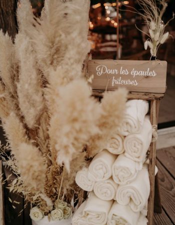 Plaid pour les invités en cas de mariage pluvieux